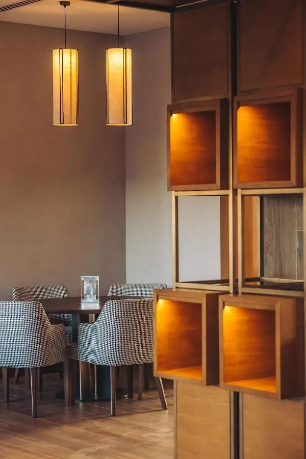 Aparthotel Staybridge Suites Dubai Al-Maktoum Airport By Ihg