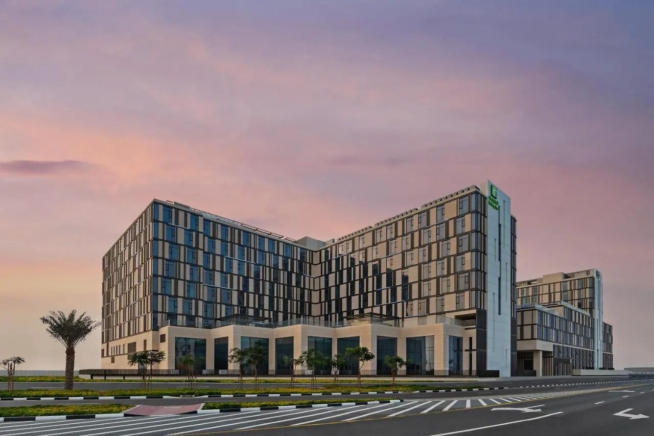 Aparthotel Staybridge Suites Dubai Al-Maktoum Airport By Ihg